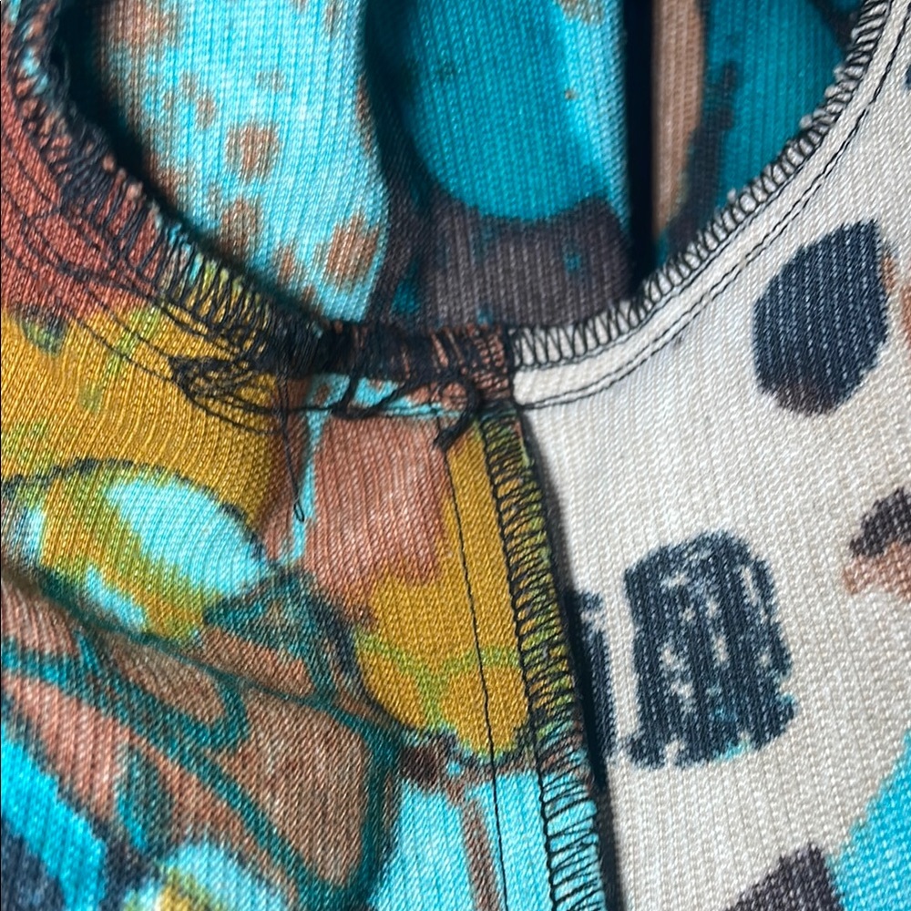 ❄️3/$15❄️Colorful Abstract Pattern Jacket - Picture 3 of 11